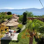 Vila Emilio